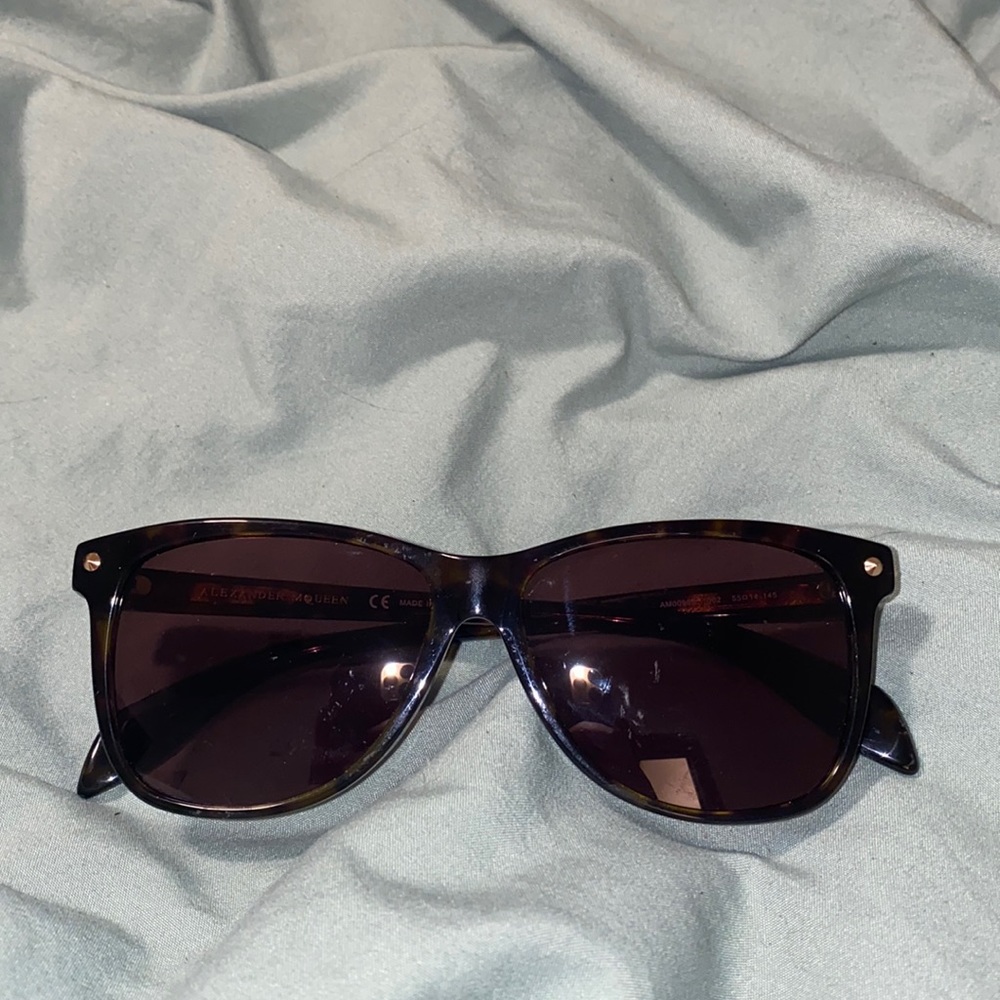 Alexander McQueen Amq Edge AM0099S Sunglasses